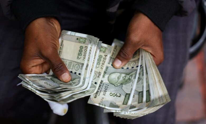 Rupee recovers 16 paise from all-time low to 95.52 against U.S. dollar in early trade