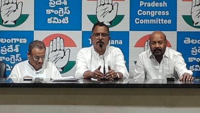 Mallu Ravi hits back at Kavitha, defends CM