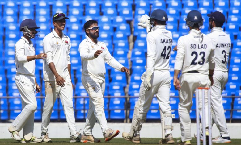 Mumbai introduces contract system for domestic players
