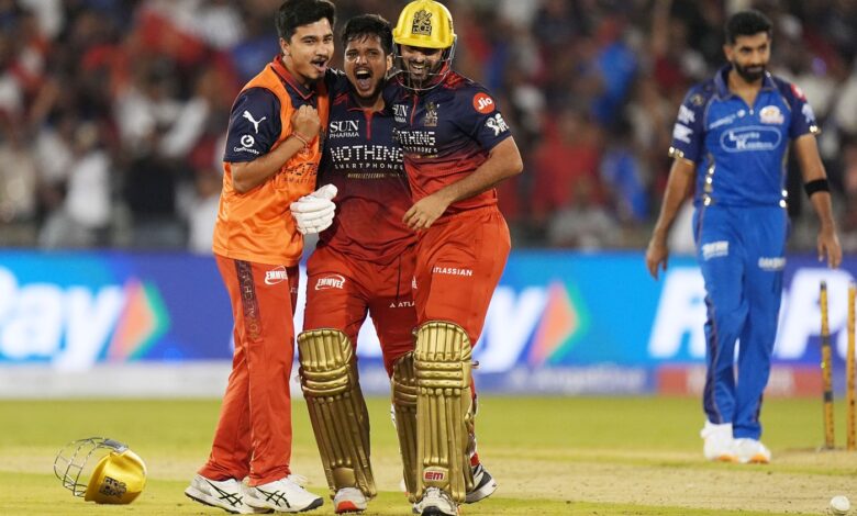 RCB eliminate MI and go top after tense finish